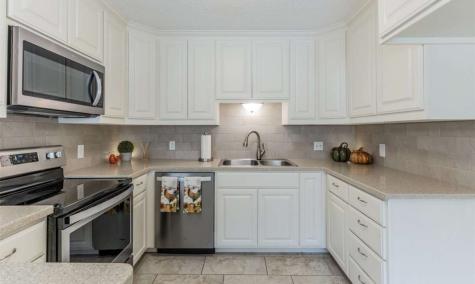 832 Chateau Valee Circle Bedford TX 76022