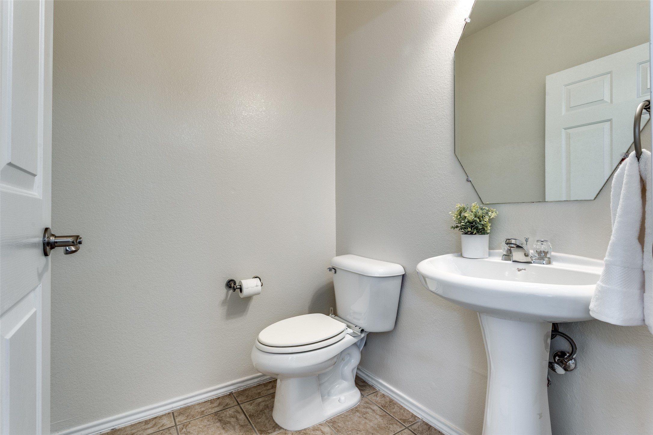 252 Turnberry Lane Lewisville TX 75067