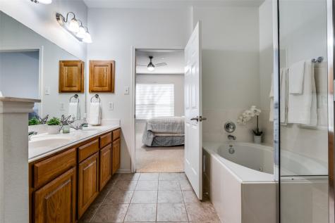 252 Turnberry Lane Lewisville TX 75067