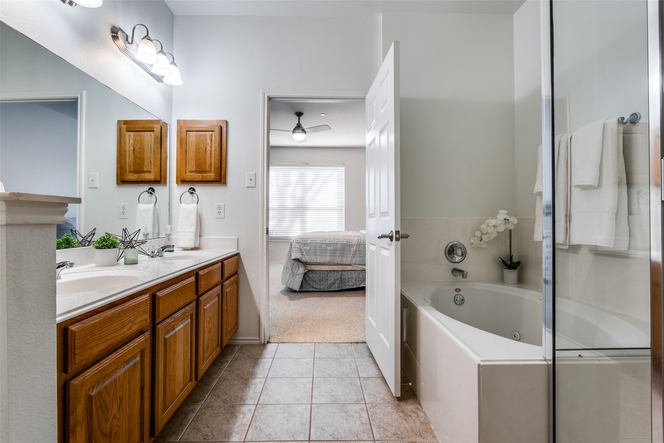 252 Turnberry Lane Lewisville TX 75067
