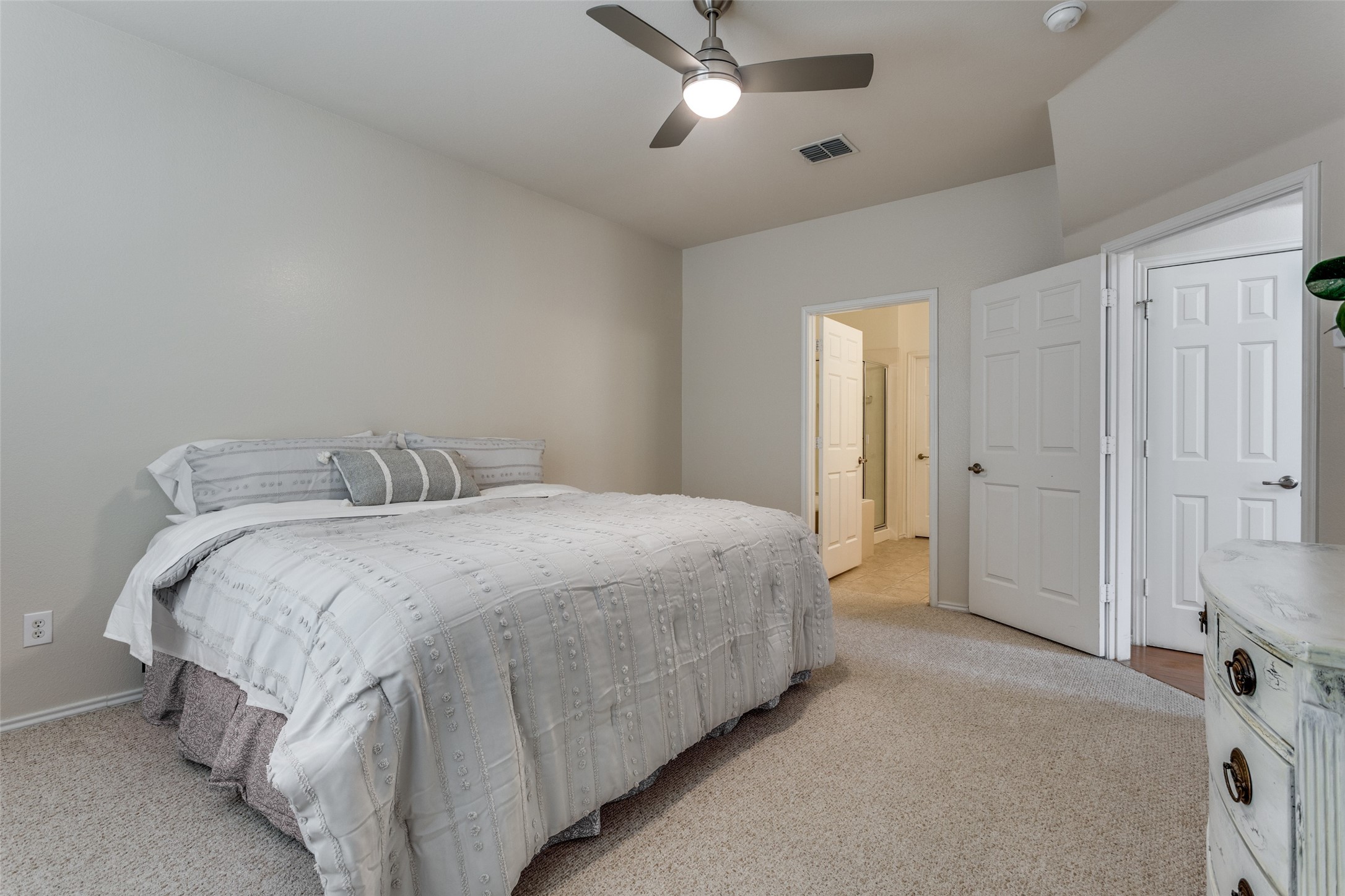 252 Turnberry Lane Lewisville TX 75067