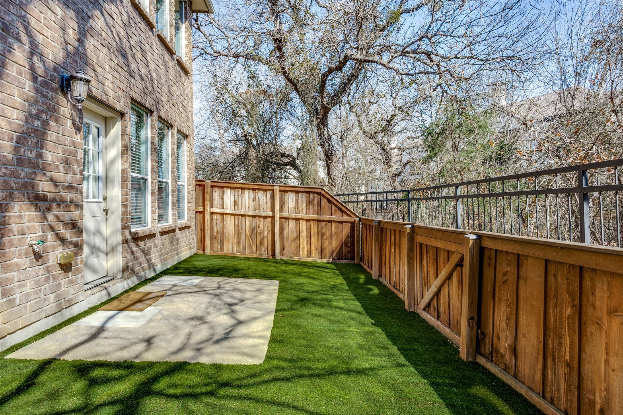 252 Turnberry Lane Lewisville TX 75067