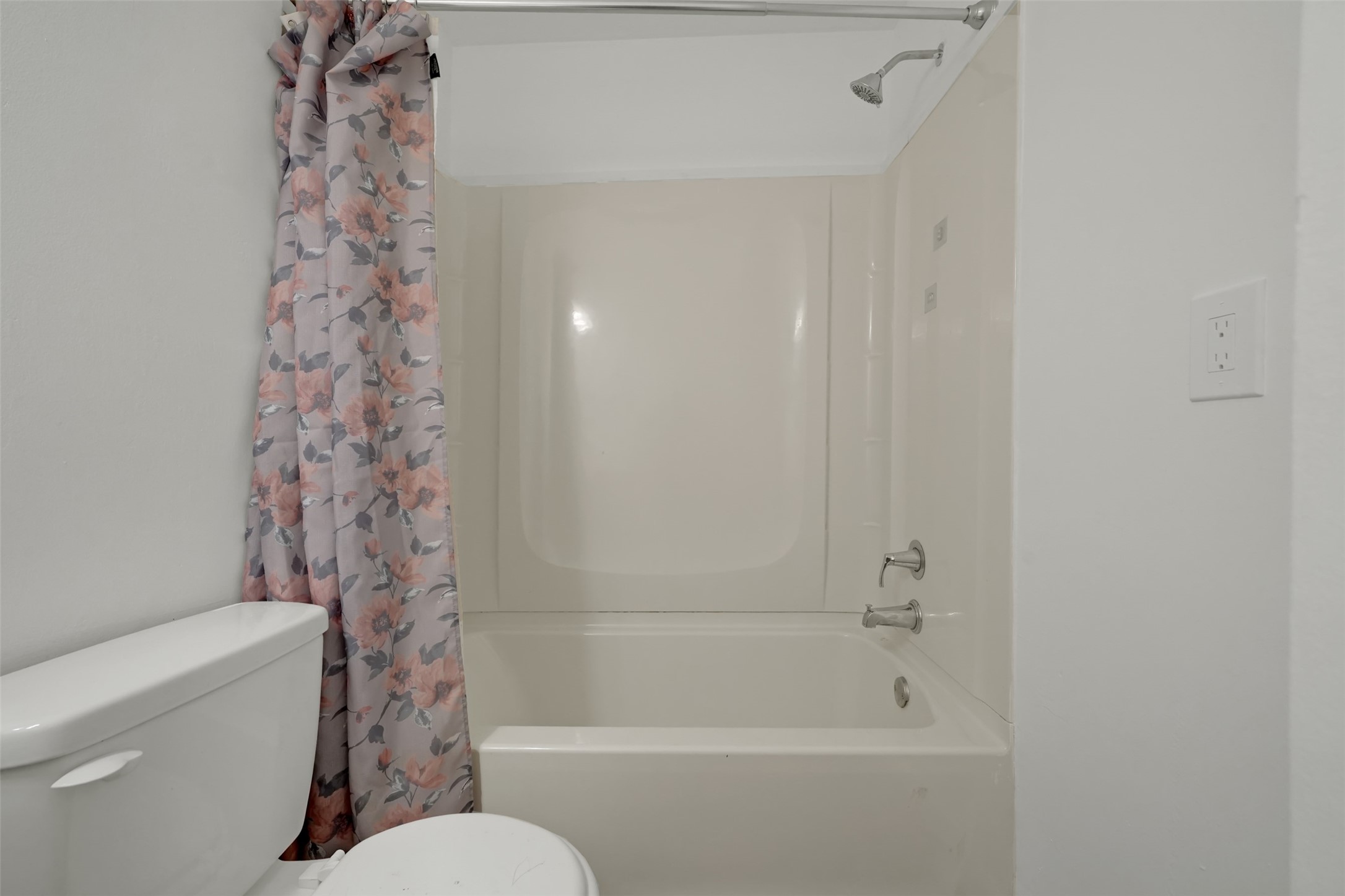 982 S Weatherred Drive Richardson TX 75080