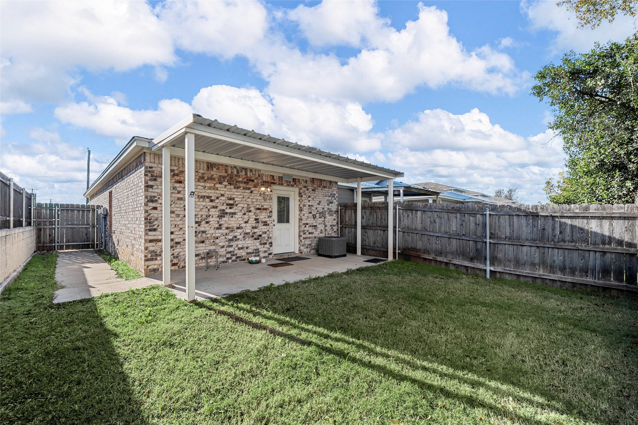 402 Spring Street Mcgregor TX 76657