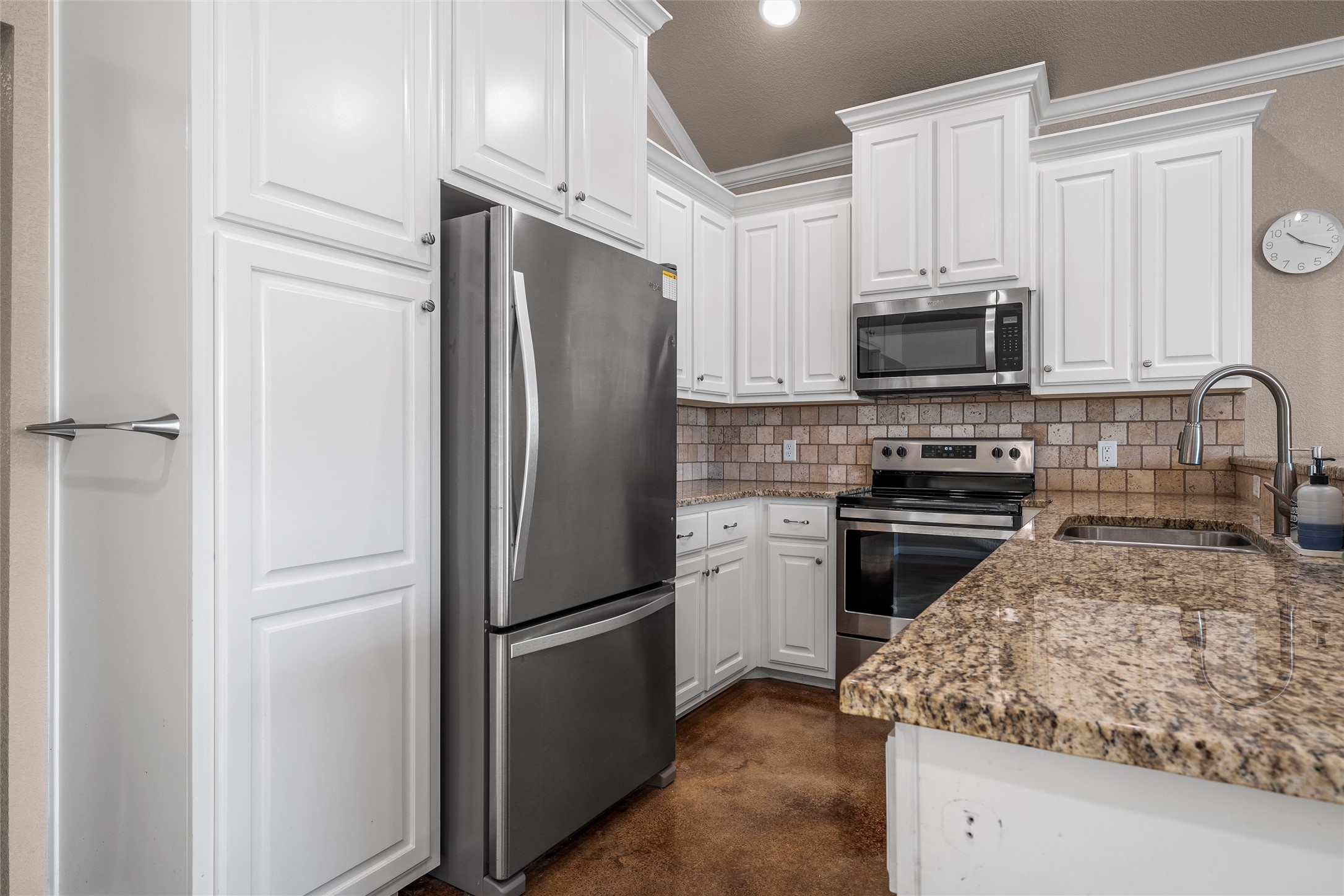 402 Spring Street Mcgregor TX 76657