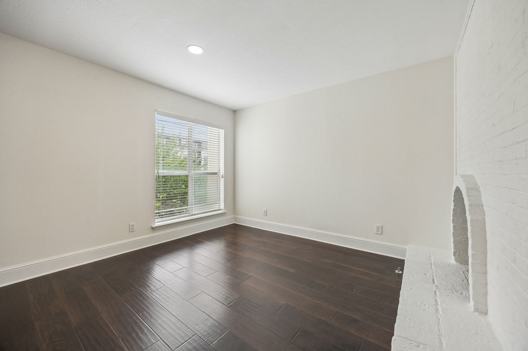 5916 Sandhurst Lane Dallas TX 75206