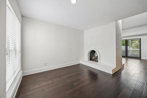 5916 Sandhurst Lane Dallas TX 75206