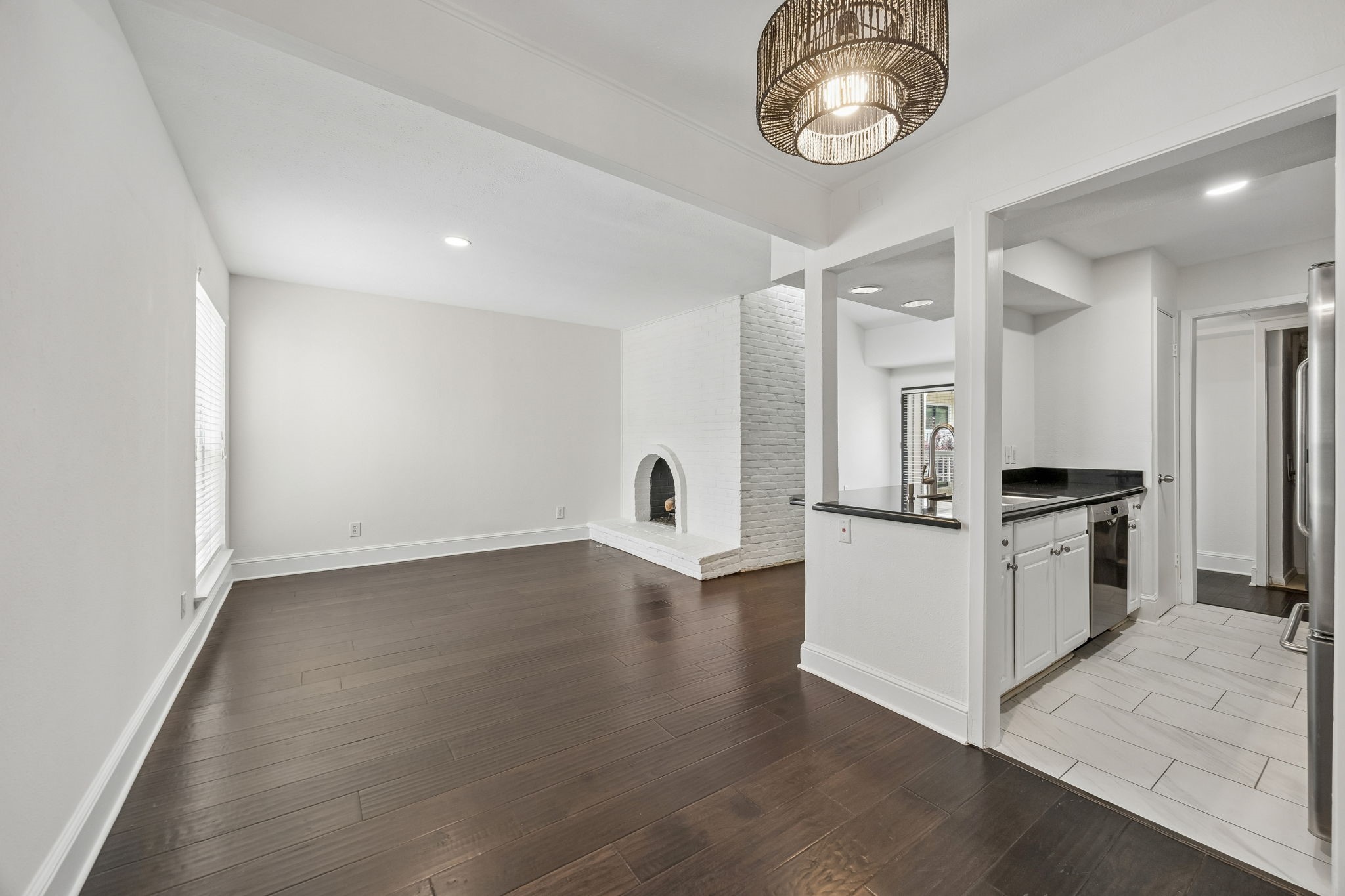 5916 Sandhurst Lane Dallas TX 75206