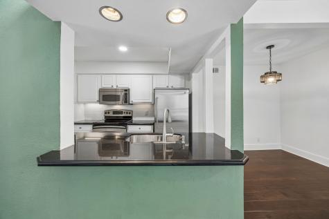 5916 Sandhurst Lane Dallas TX 75206