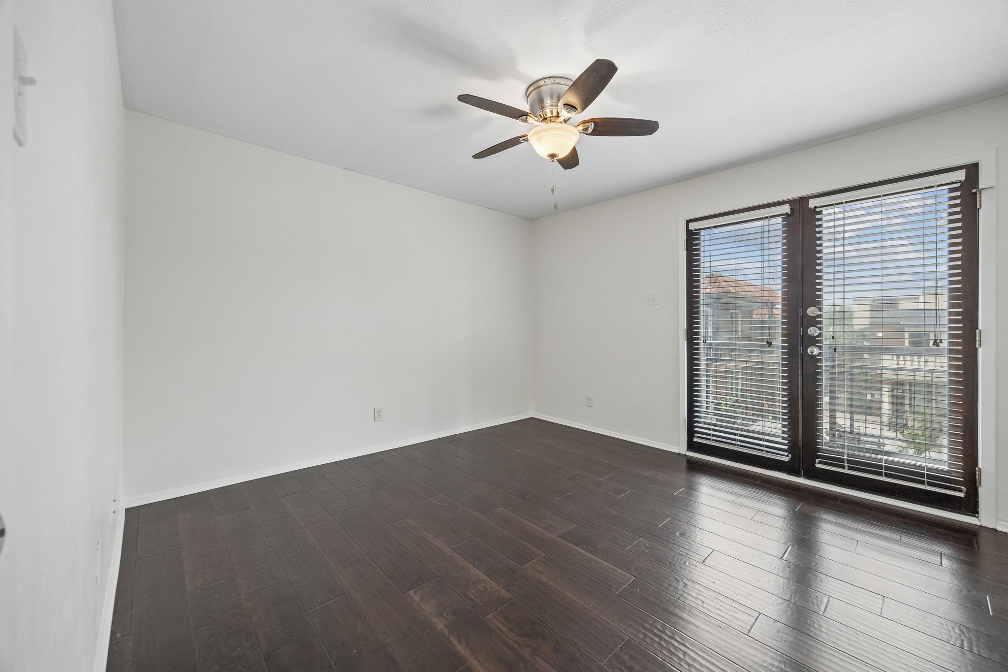 5916 Sandhurst Lane Dallas TX 75206