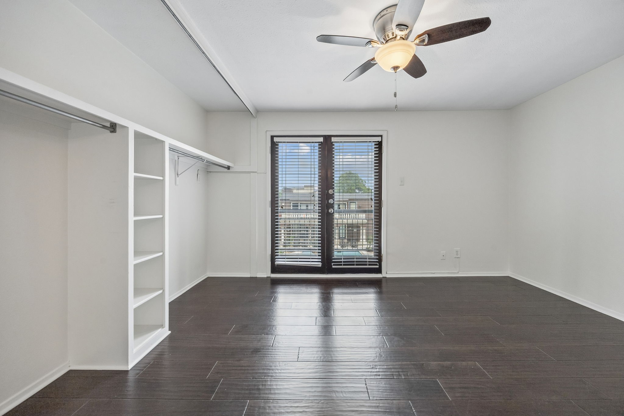 5916 Sandhurst Lane Dallas TX 75206