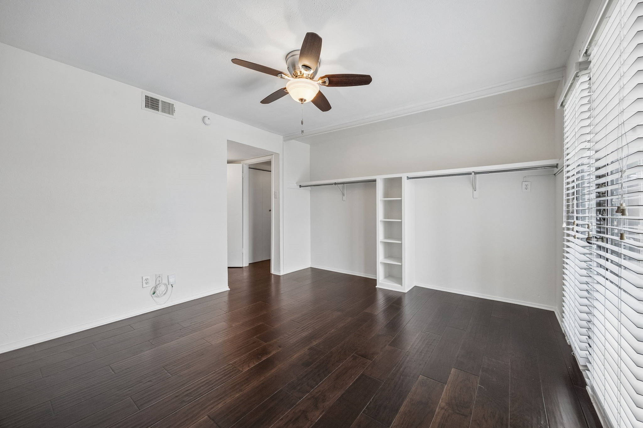 5916 Sandhurst Lane Dallas TX 75206