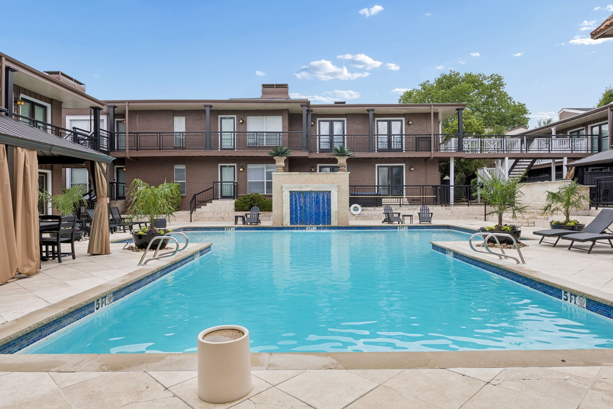 5916 Sandhurst Lane Dallas TX 75206