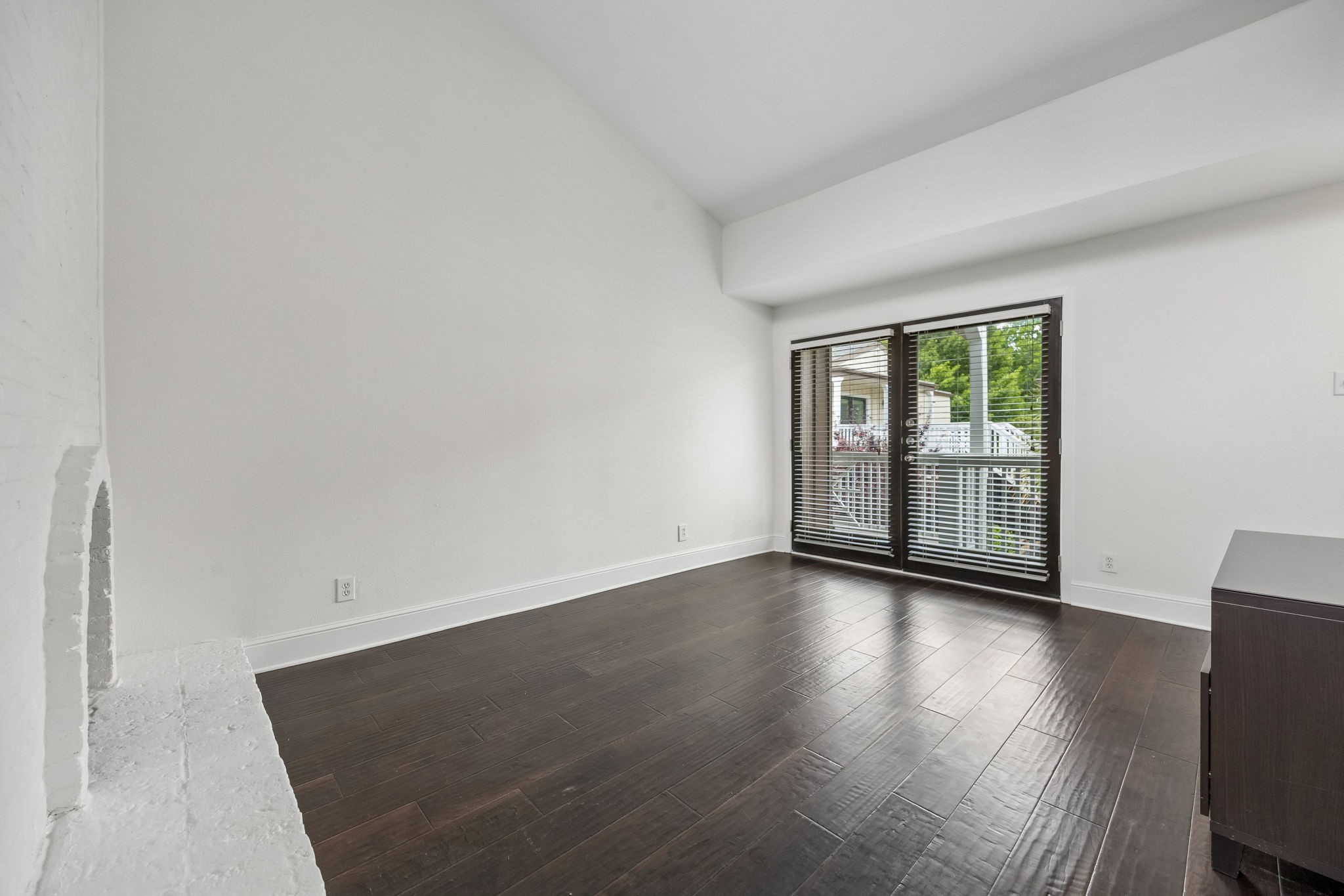 5916 Sandhurst Lane Dallas TX 75206