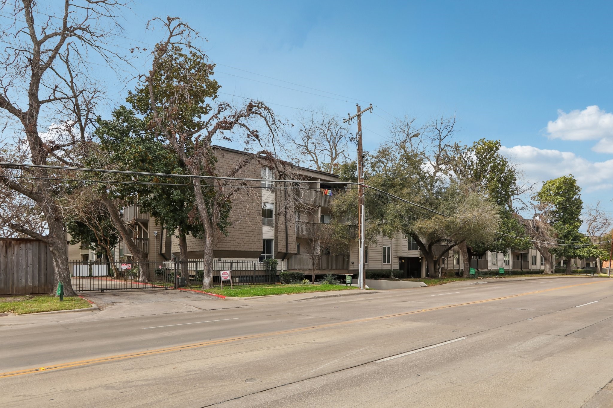 4859 Cedar Springs Road Dallas TX 75219