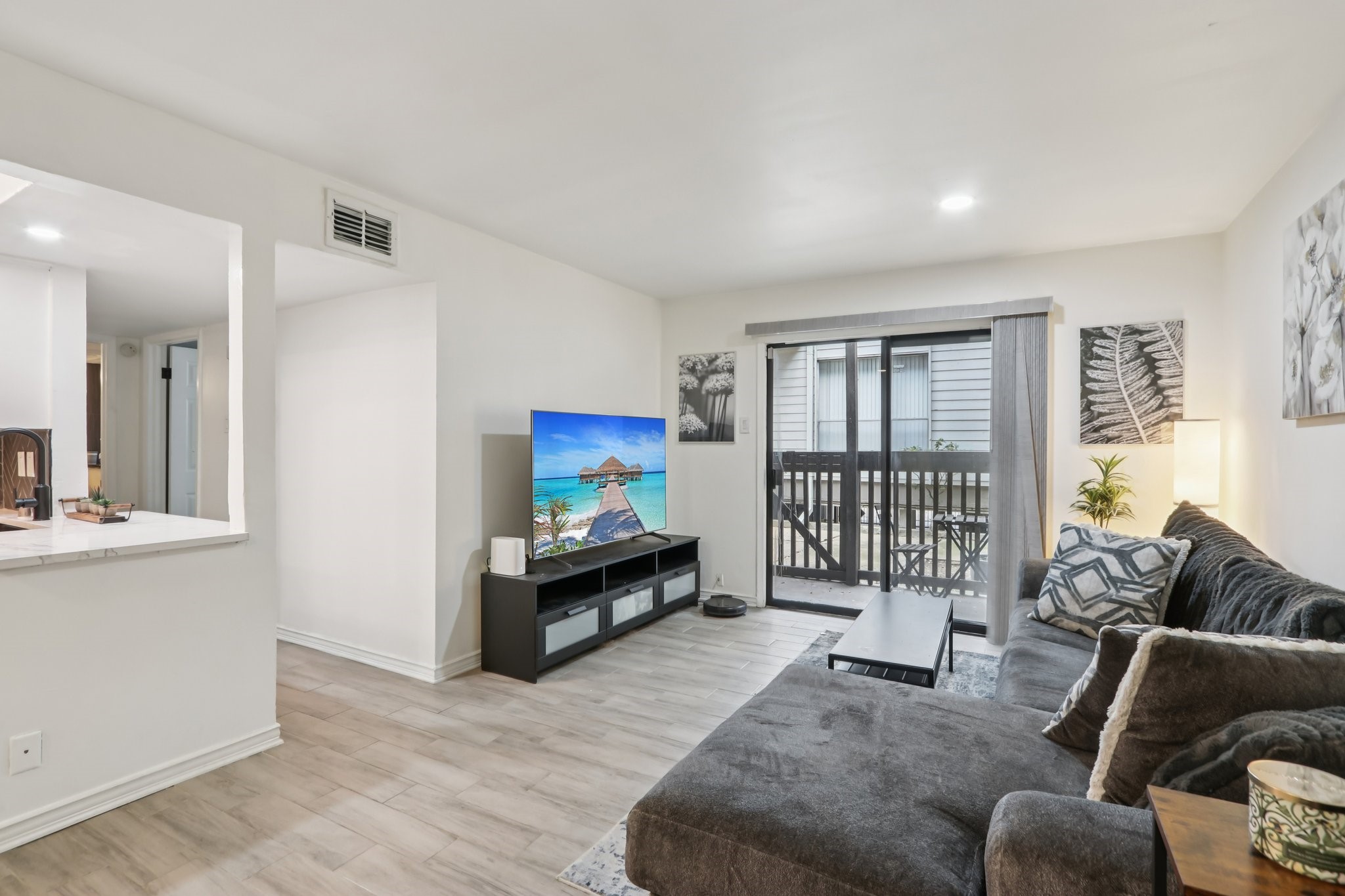 4859 Cedar Springs Road Dallas TX 75219