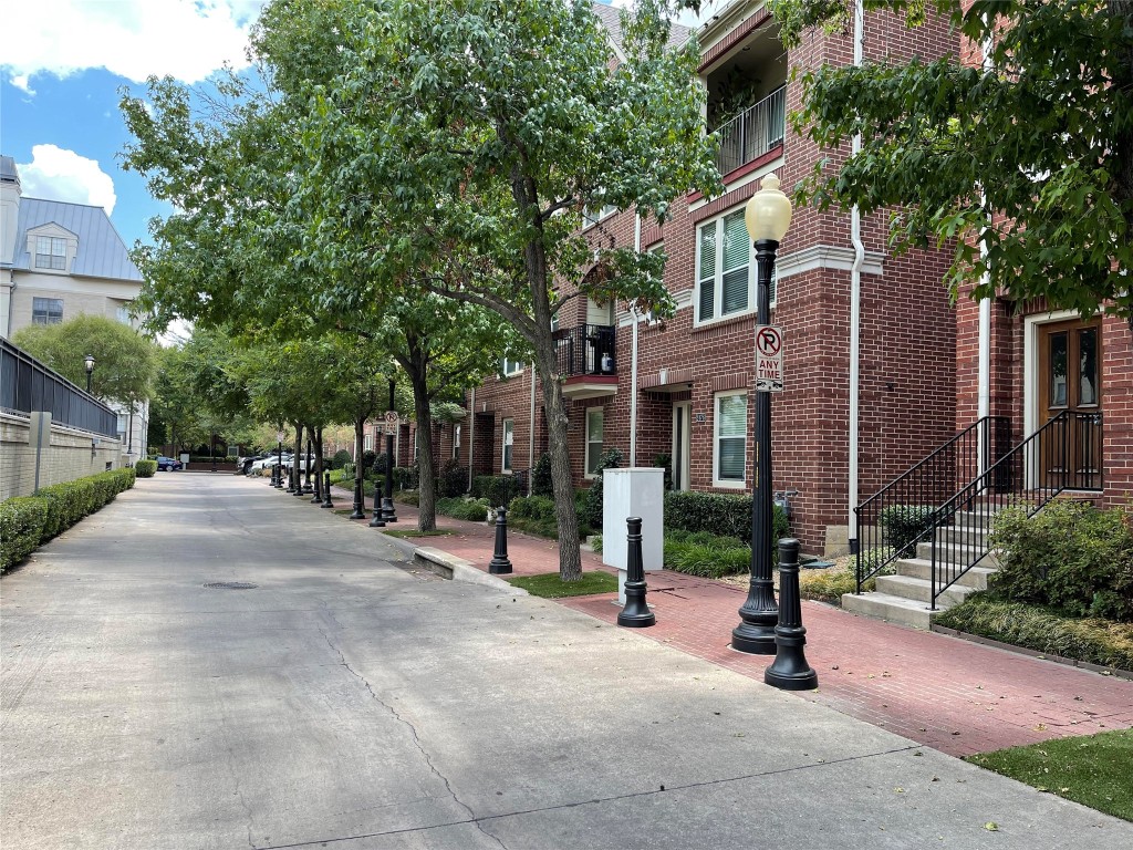 2484 Worthington Street Dallas TX 75204