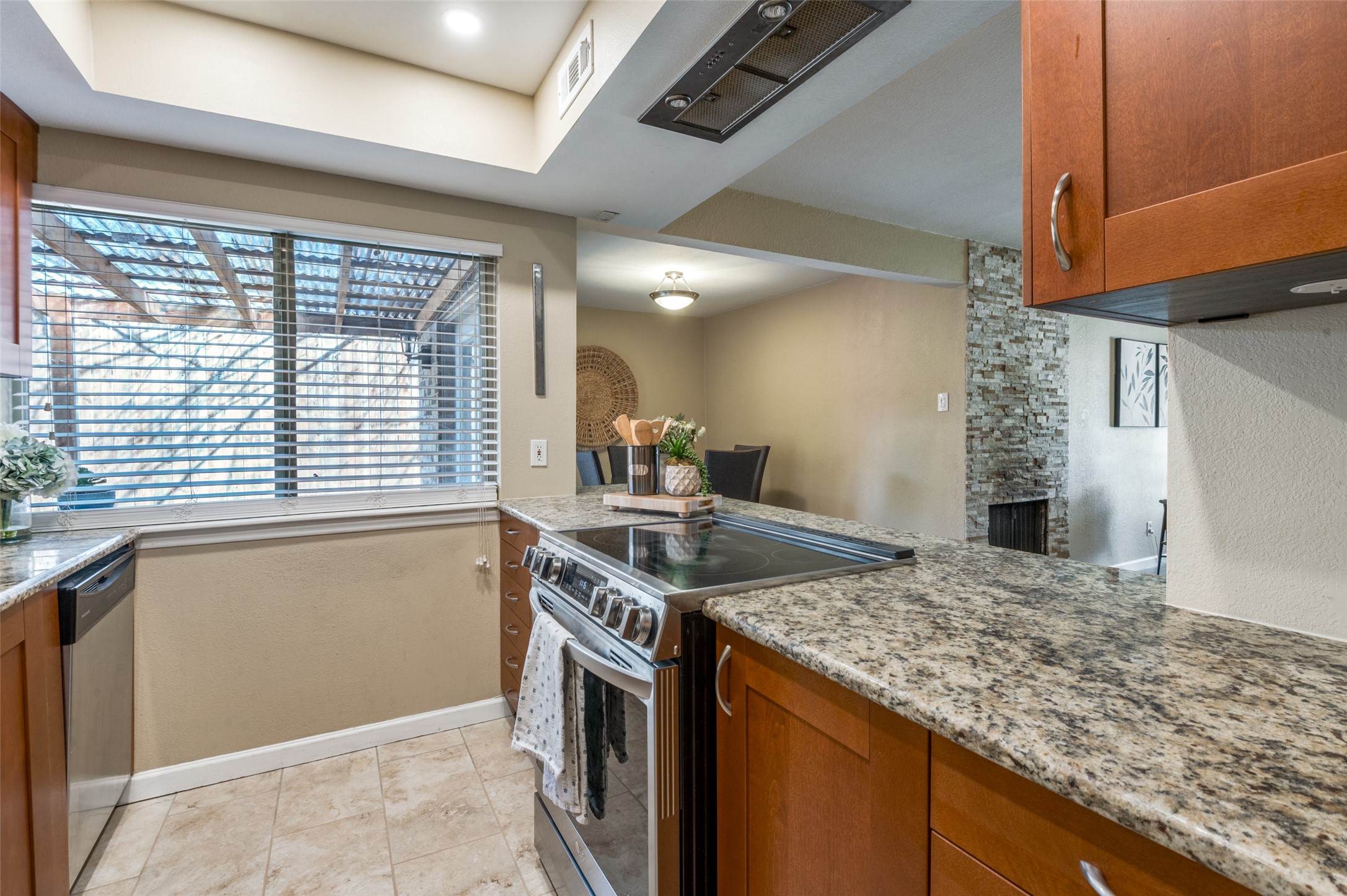 2111 Via Catalina Carrollton TX 75006