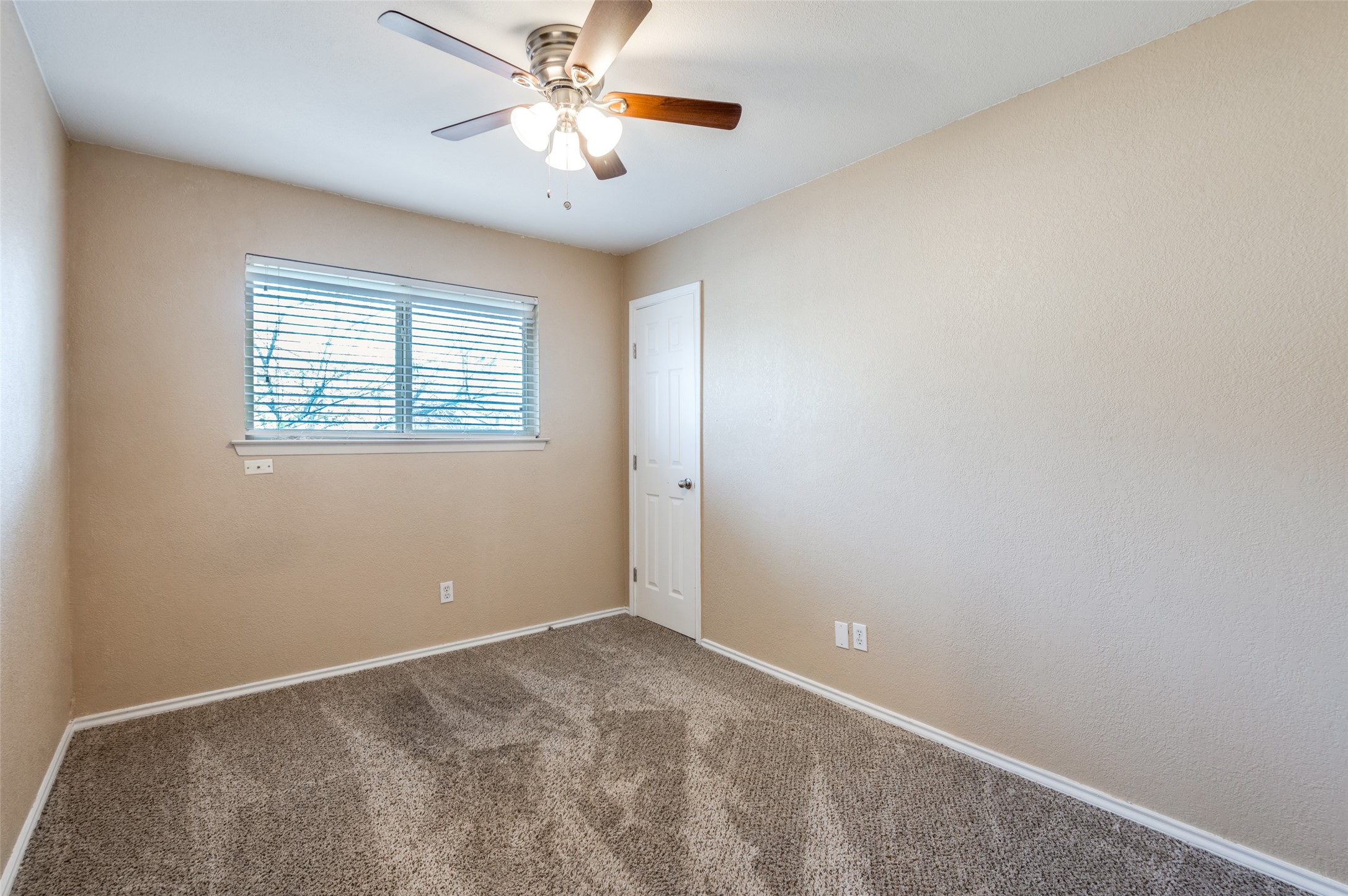 2111 Via Catalina Carrollton TX 75006