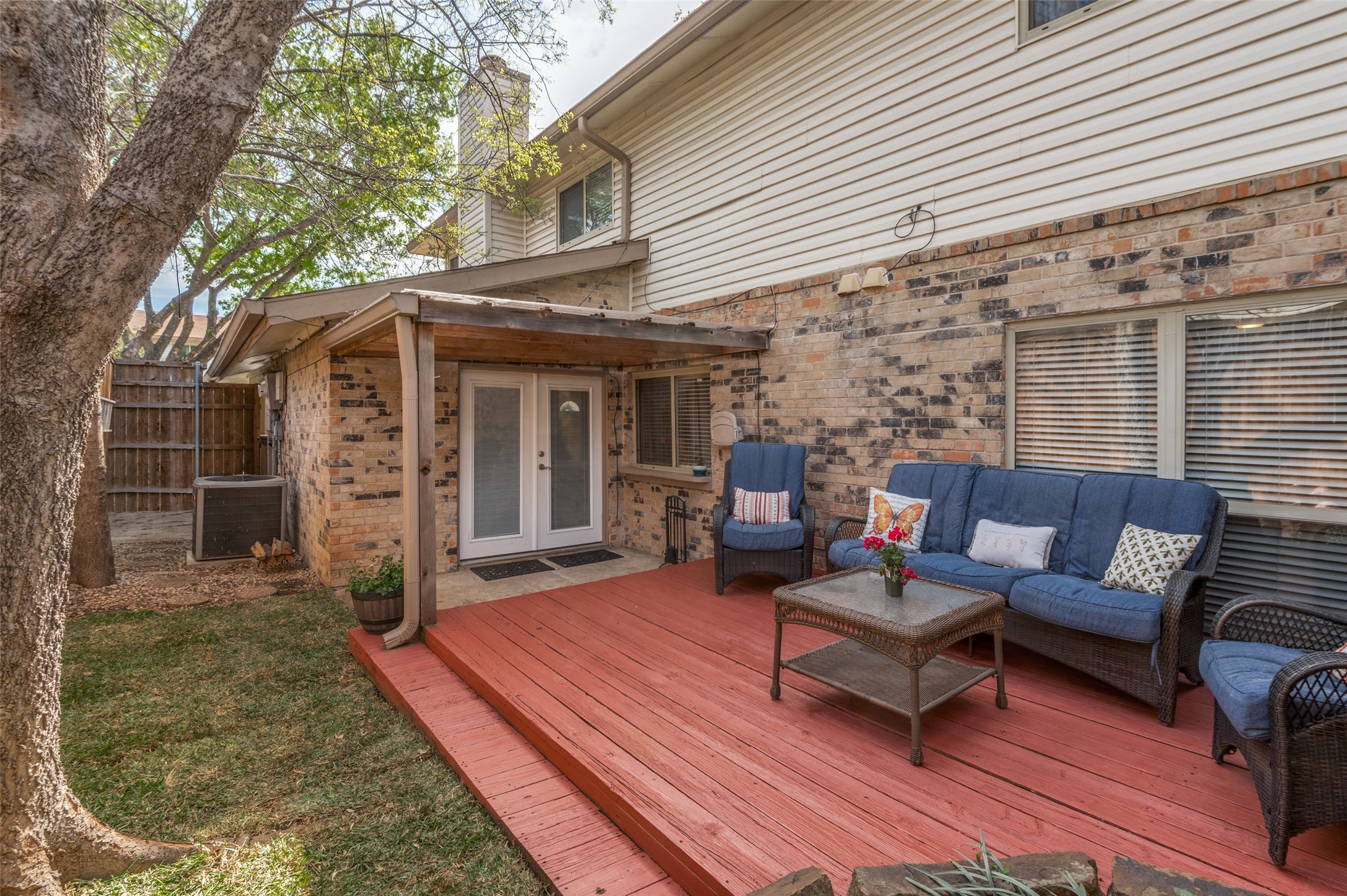 2111 Via Catalina Carrollton TX 75006