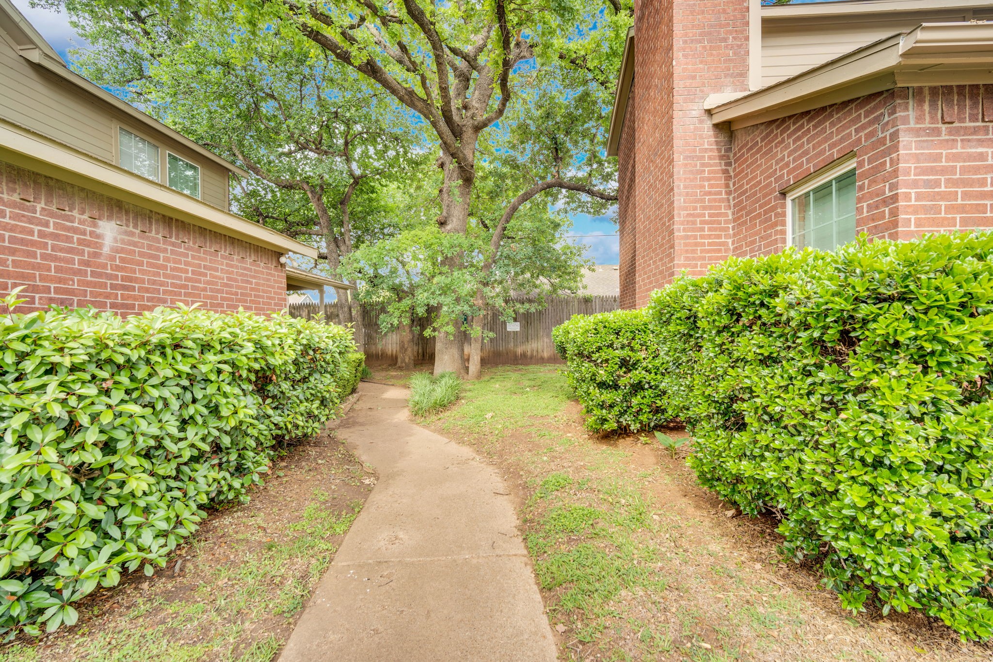 1440 Meadowood Village Drive Fort Worth TX 76120