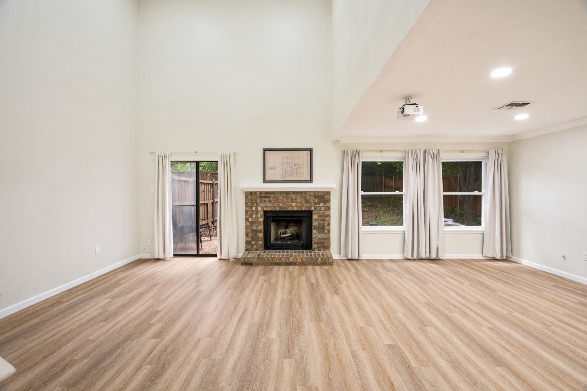 6702 E Northwest Highway Dallas TX 75231