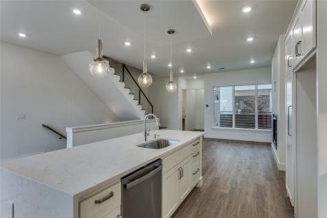 341 College Avenue Fort Worth TX 76104