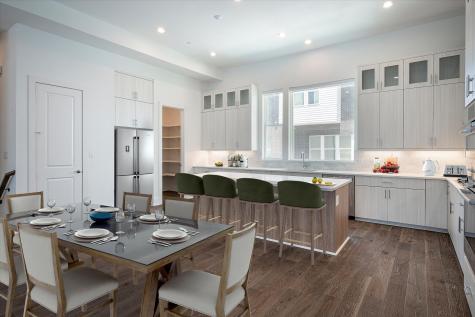 381 E Greenbriar Dallas TX 75203