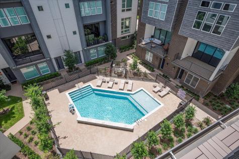 381 E Greenbriar Dallas TX 75203