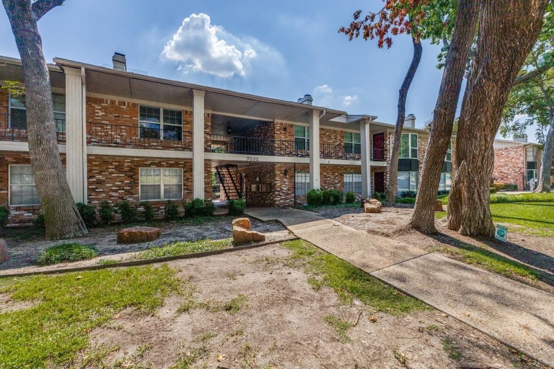 7832 Royal Lane Dallas TX 75230