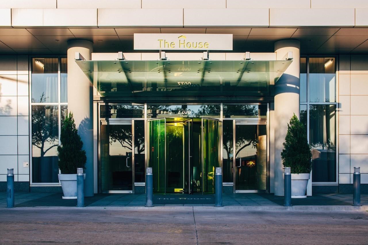 2200 Victory Avenue Dallas TX 75219