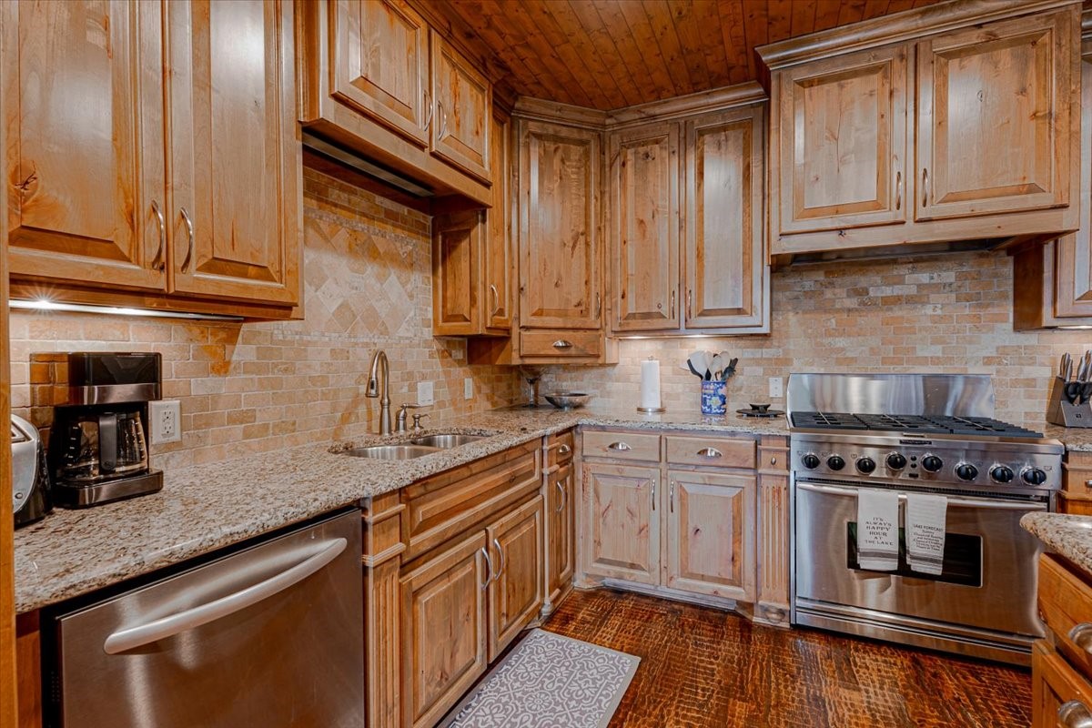 2033 Harbor Way Graford TX 76449