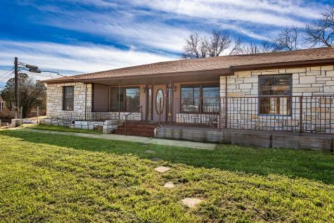 104 E Fifth Street Brady TX 76825