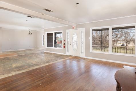 104 E Fifth Street Brady TX 76825