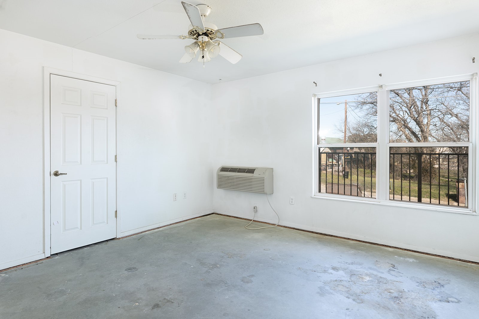 104 E Fifth Street Brady TX 76825