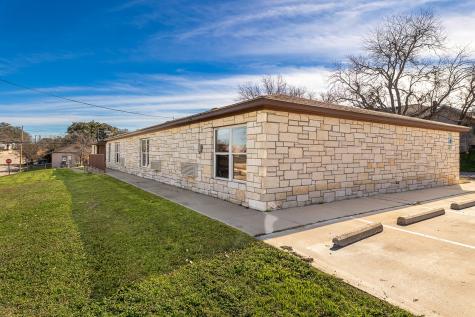 104 E Fifth Street Brady TX 76825