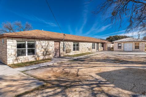 104 E Fifth Street Brady TX 76825