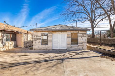 104 E Fifth Street Brady TX 76825