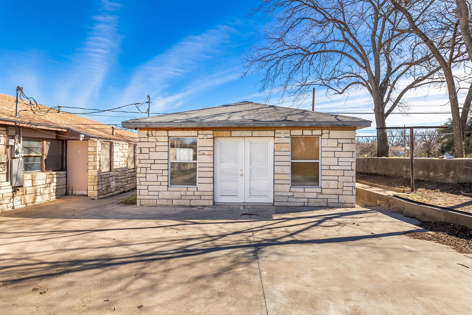 104 E Fifth Street Brady TX 76825