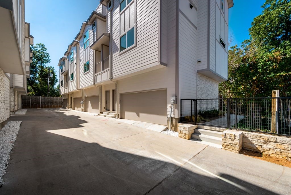 1931 Landon Lane Dallas TX 75204