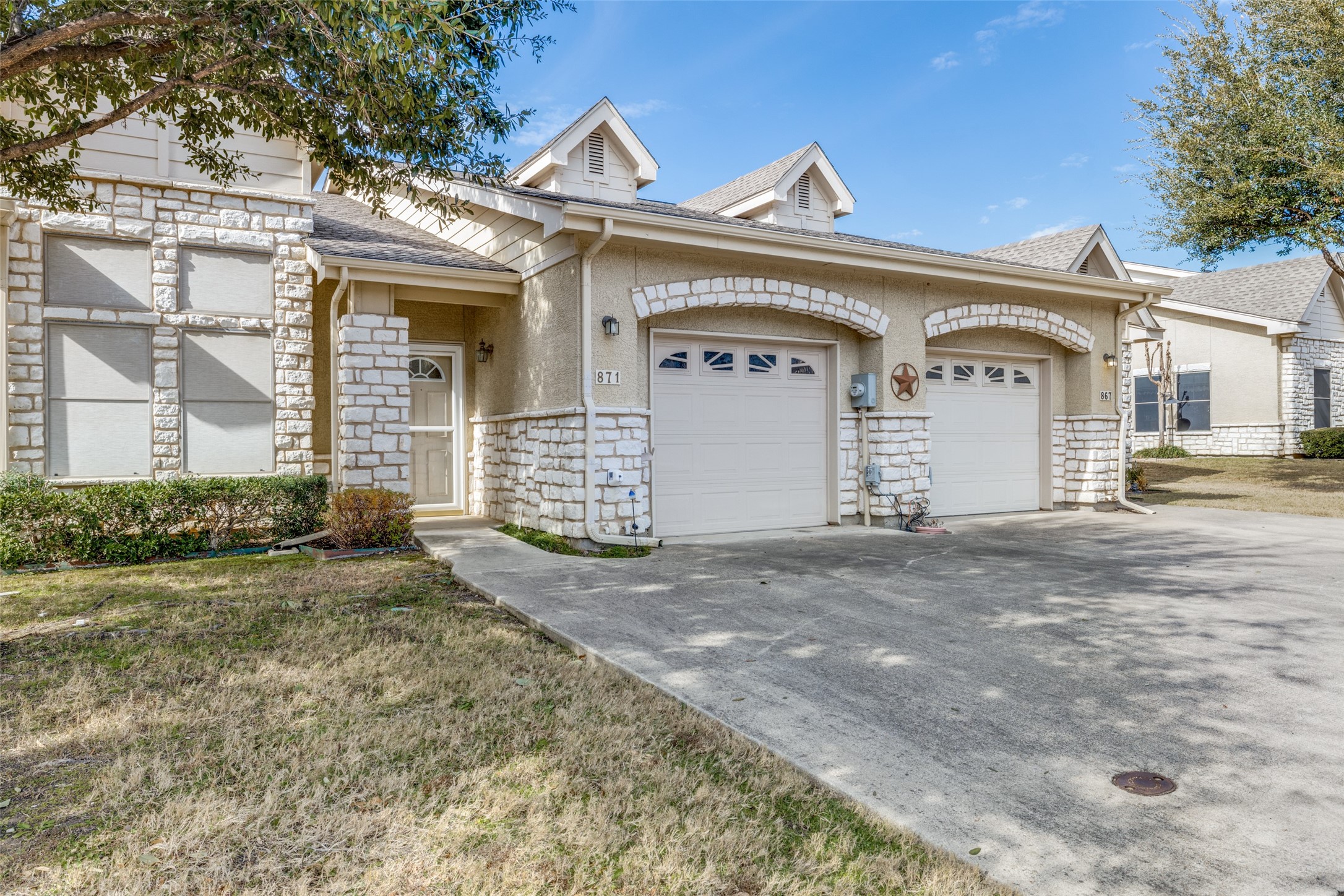 871 Kitty Hawk Lane Grand Prairie TX 75051