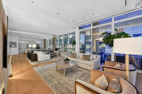 1747 Leonard Street Dallas TX 75201