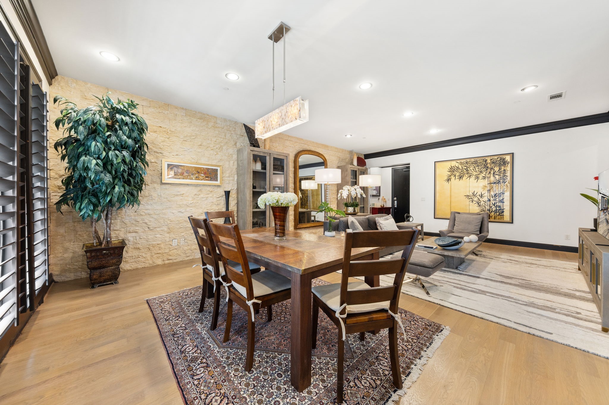 2300 Leonard Street Dallas TX 75201