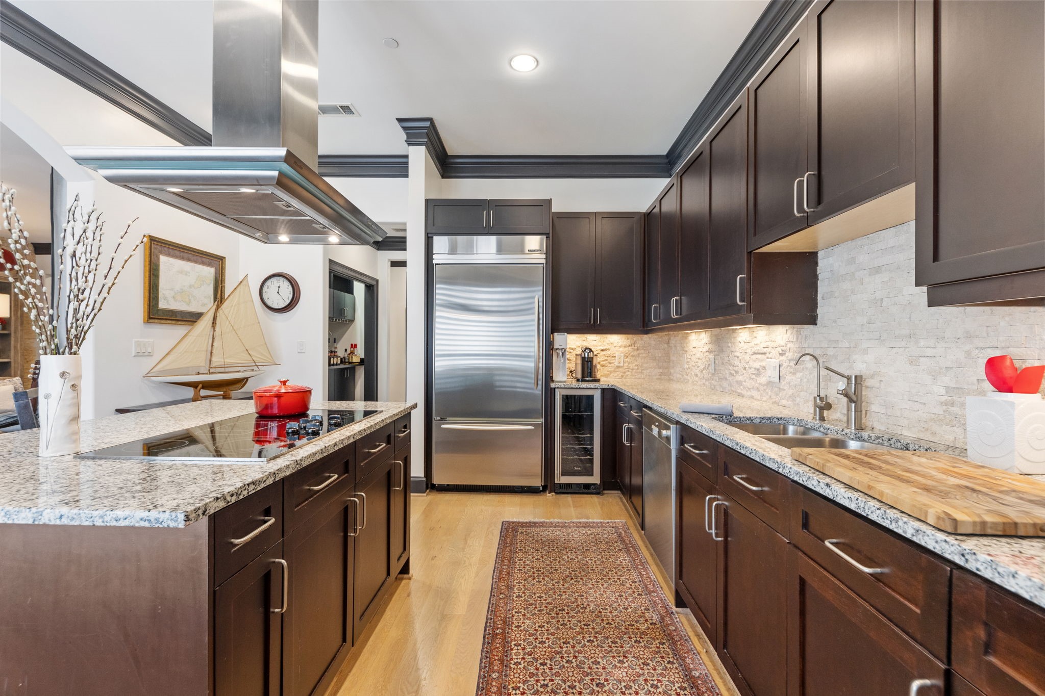 2300 Leonard Street Dallas TX 75201