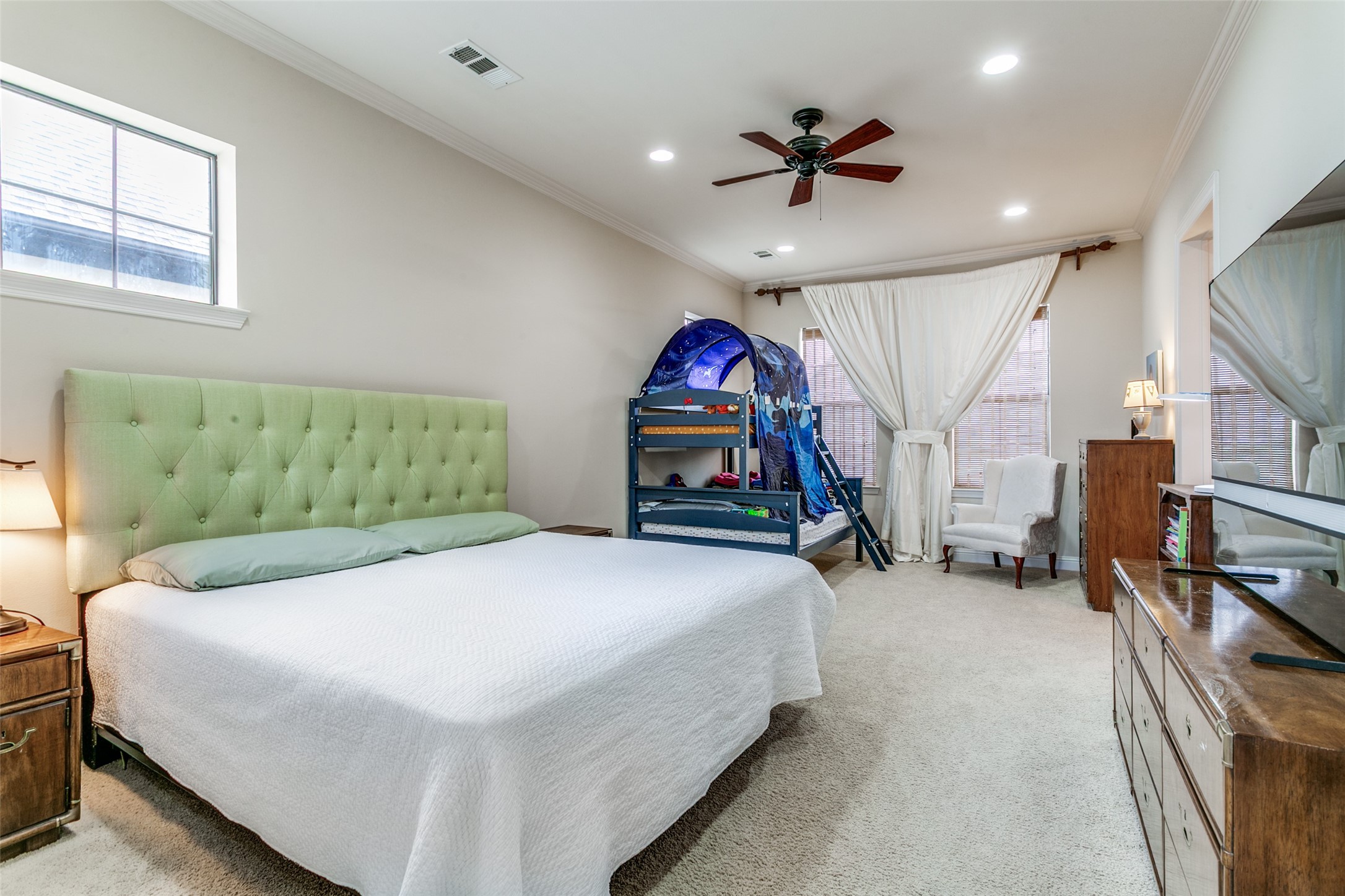 1132 Hemingway Lane Irving TX 75063