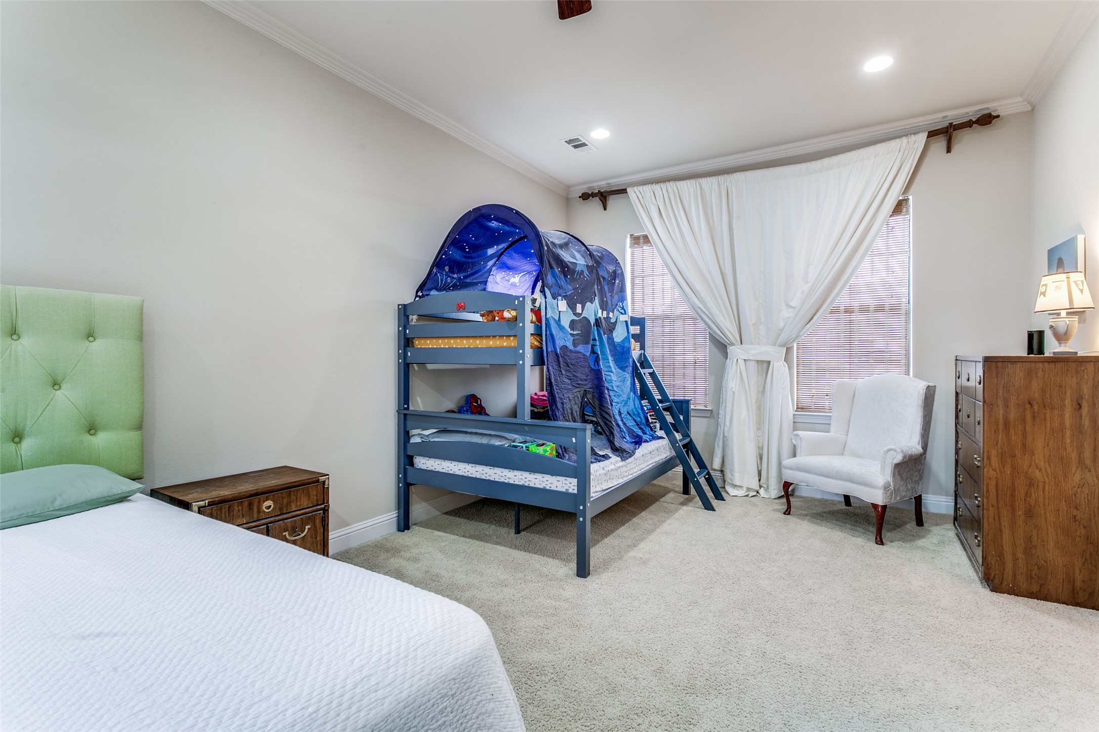 1132 Hemingway Lane Irving TX 75063