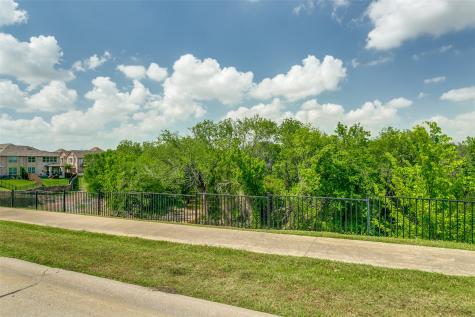 1132 Hemingway Lane Irving TX 75063