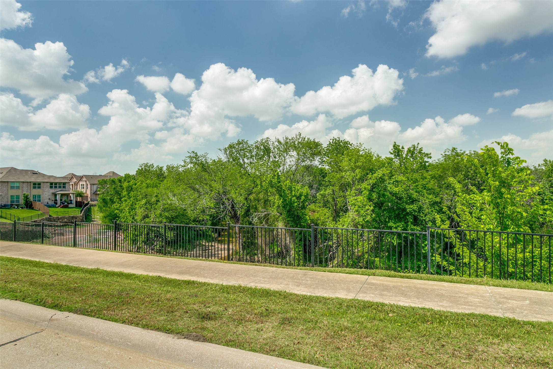 1132 Hemingway Lane Irving TX 75063
