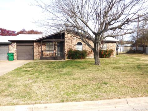 807 W Sadosa Street Eastland TX 76448