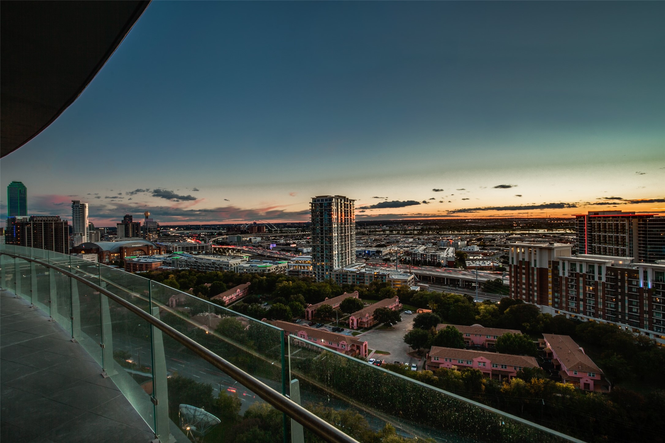 3130 N Harwood Street Dallas TX 75201